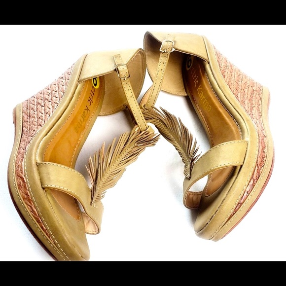 ELECTRIC KARMA Feather Accent Wedge Sandals!NEW! - Picture 1 of 6